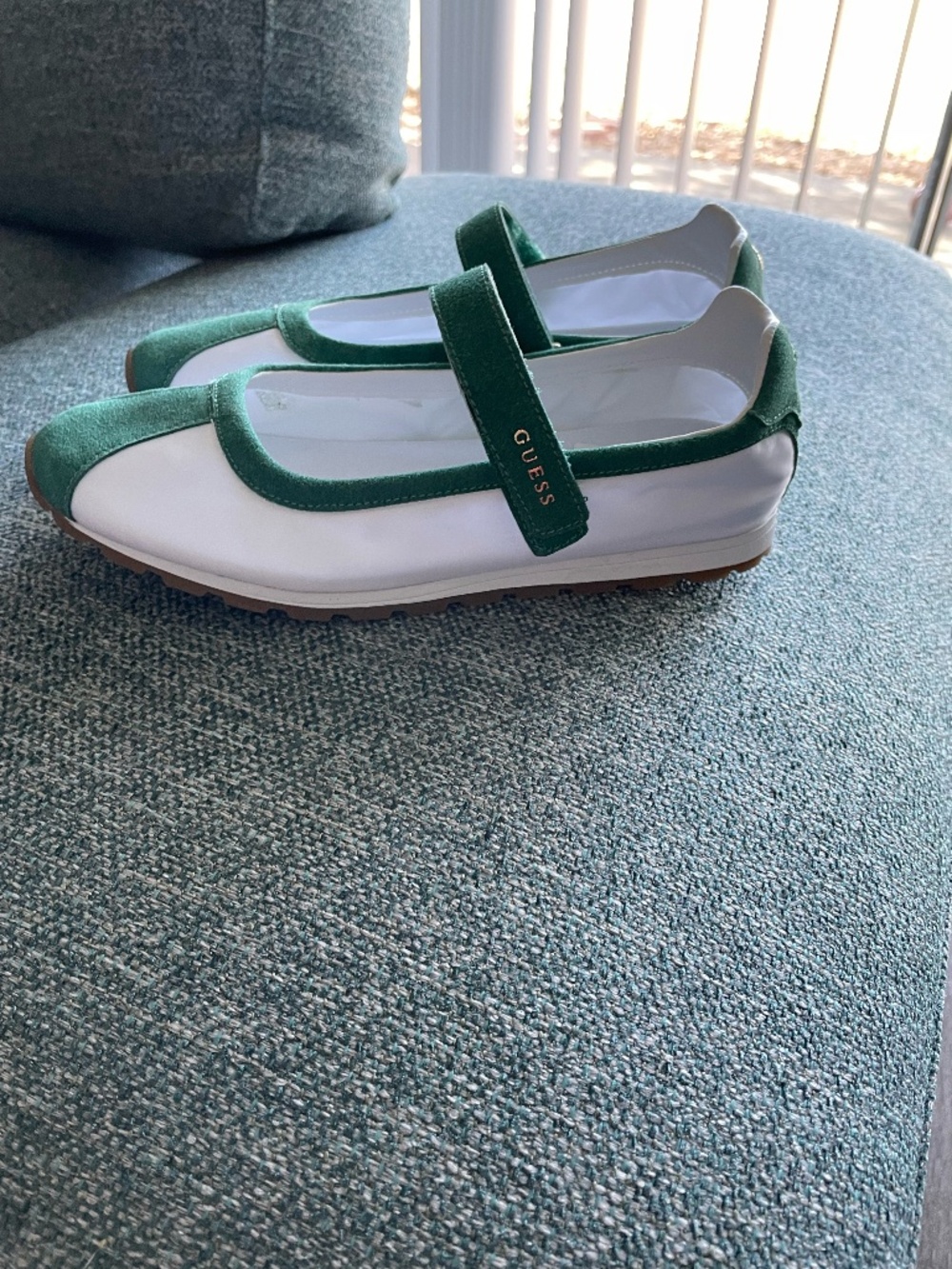 Guess Slip On